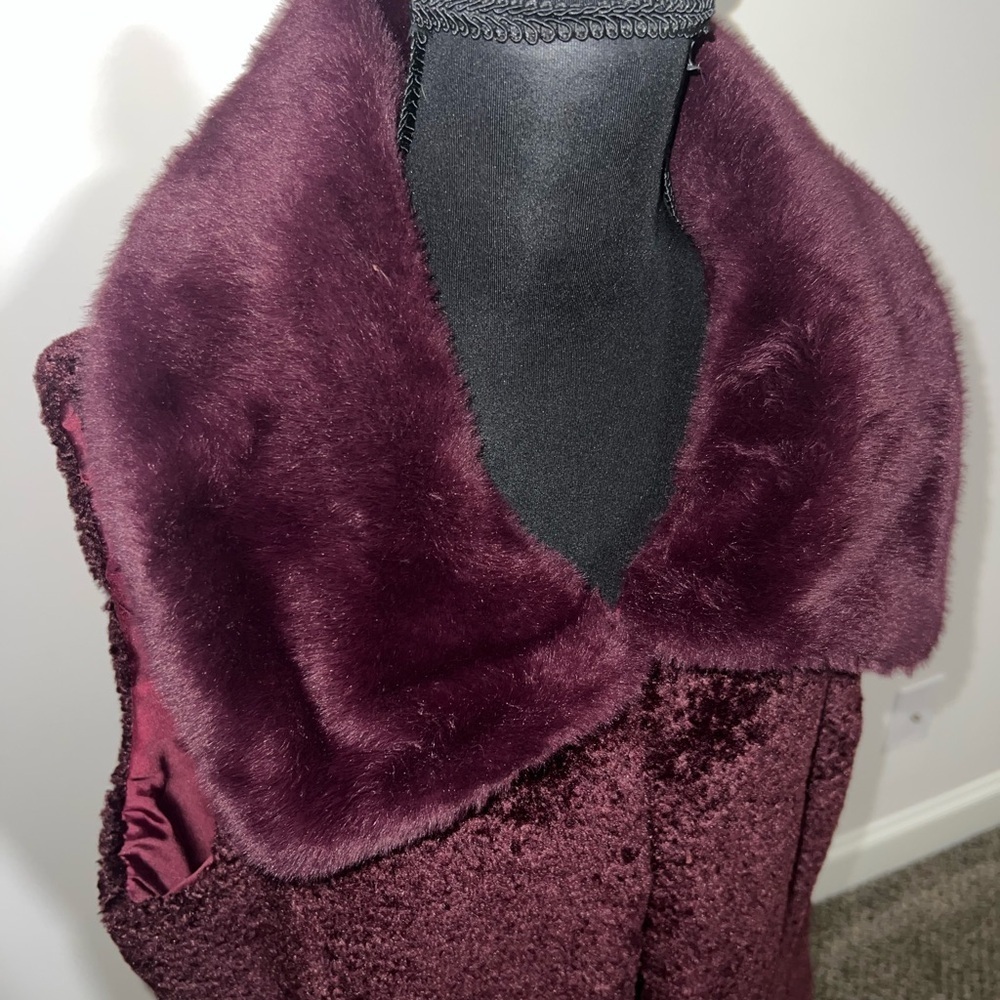 WHBM Textured Faux-Fur Vest Burgundy Cabernet Large quiet luxury elegant - Picture 5 of 14